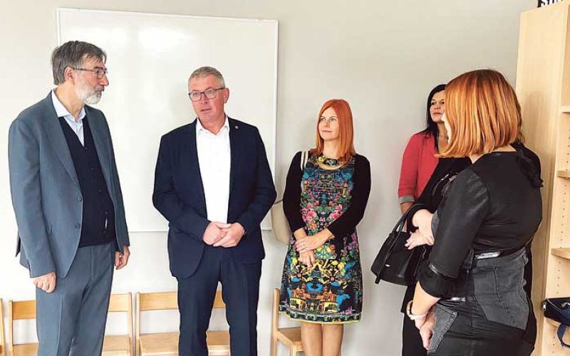 obisk-ministrov-smartno_6052