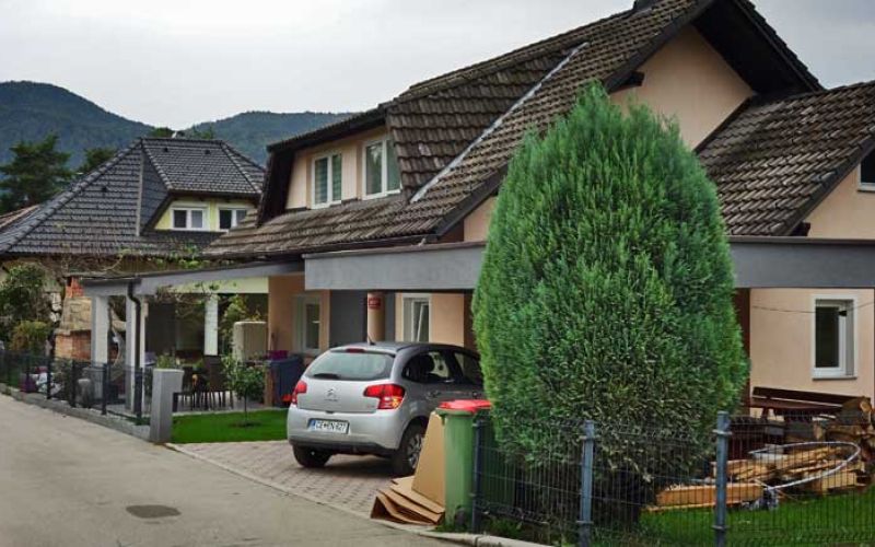 roje-mnenja-krajanov-so-deljena