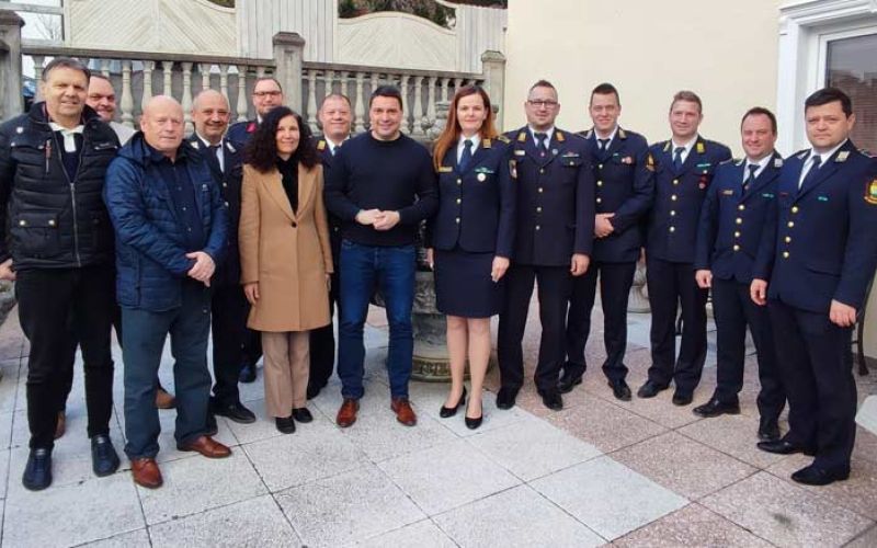 gasilci-podpis-pogodbe