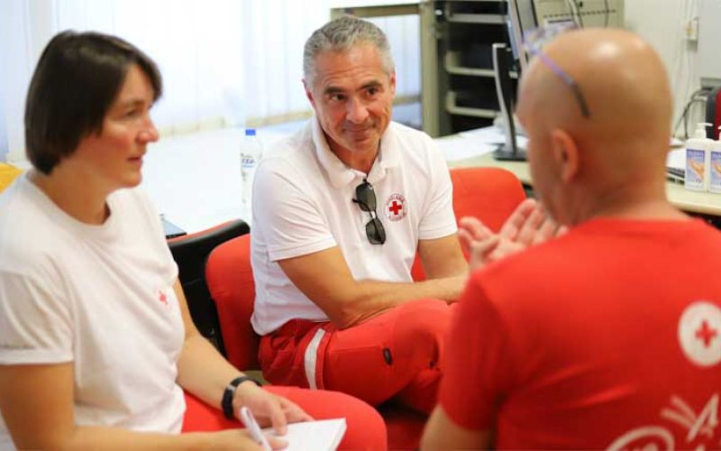 rdeci-kriz-psiholoska-pomoc