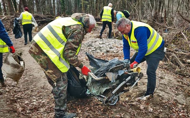 brigadirji-velenje-cistilna-akcija