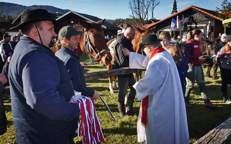 blagoslov-konj-smartno