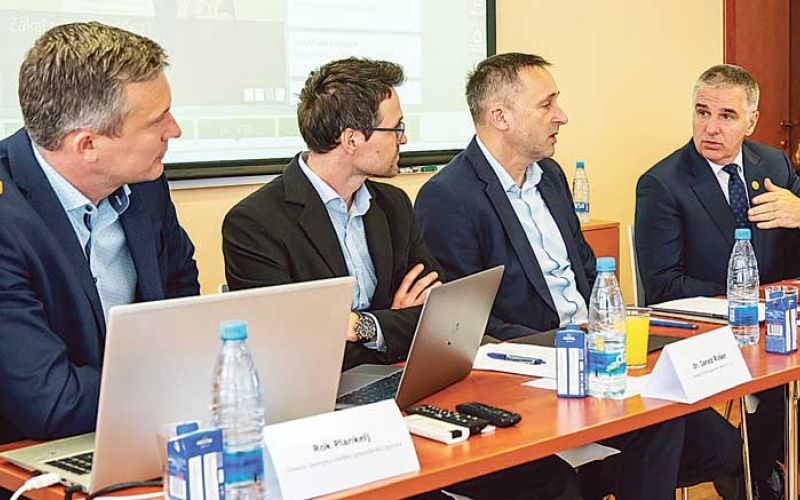 gospodarska-zbornica-lotrič2