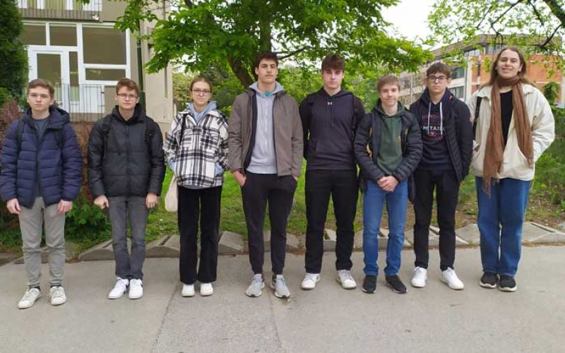 Udeleženci-državnega-tekmovanja-iz-matematike,-na-fotografiji-manjka-Žiga-Orel