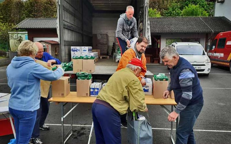 rdeci-kriz-paketi-hrane