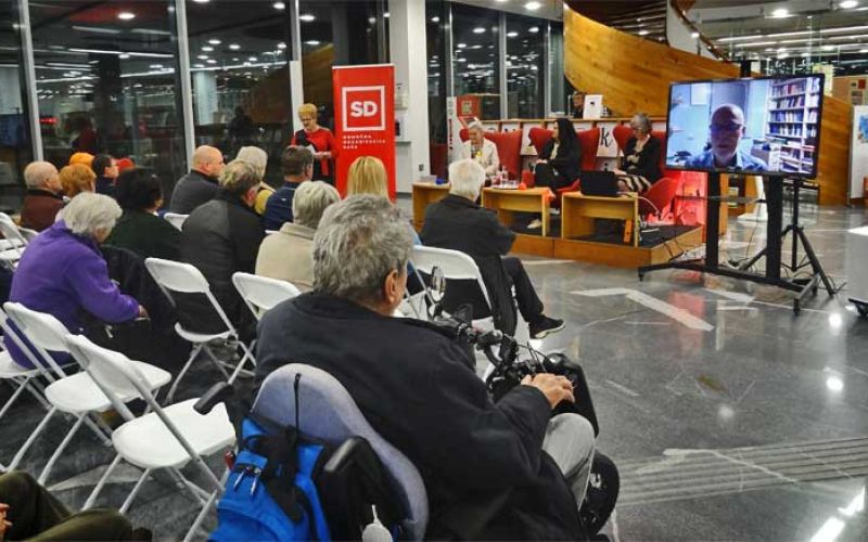 dolgotrajna-oskrba-okrogla-miza