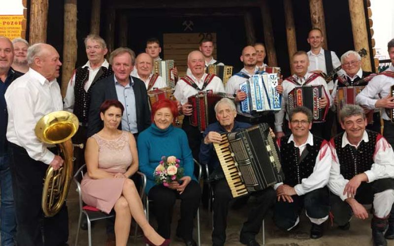 Harmonikarski-orkester-Barbara