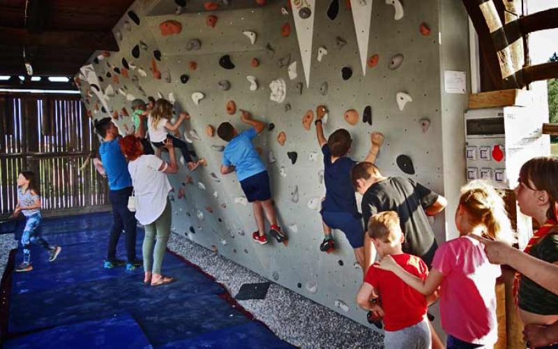 plezalna-stena-smartno