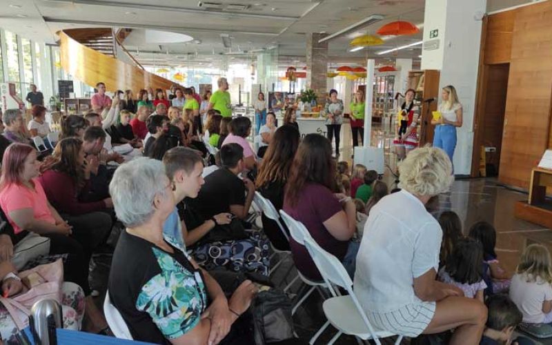 Otvoritev-pikinih-razstav-v-Velenjski-knjižnici