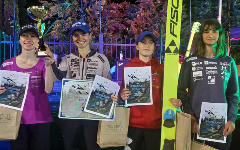 Prvo-mesto-sta-si-delili-Nika-Križnar-in-Nika-Prevc