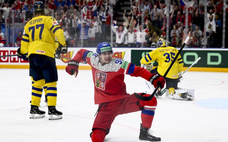 martin necas.jpg