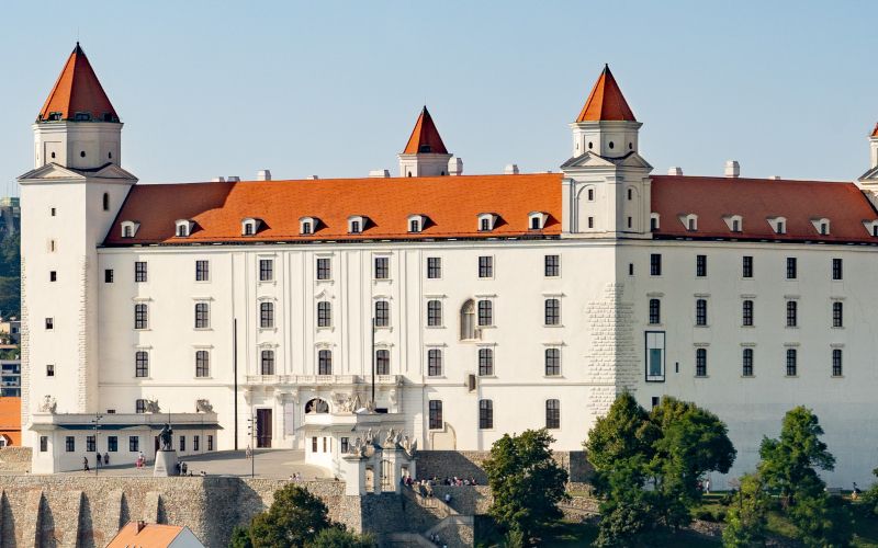 Bratislavski grad_arhiv SNM Historické múzeum.jpg