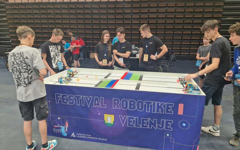 tekmovanje-robotika-3.jpg