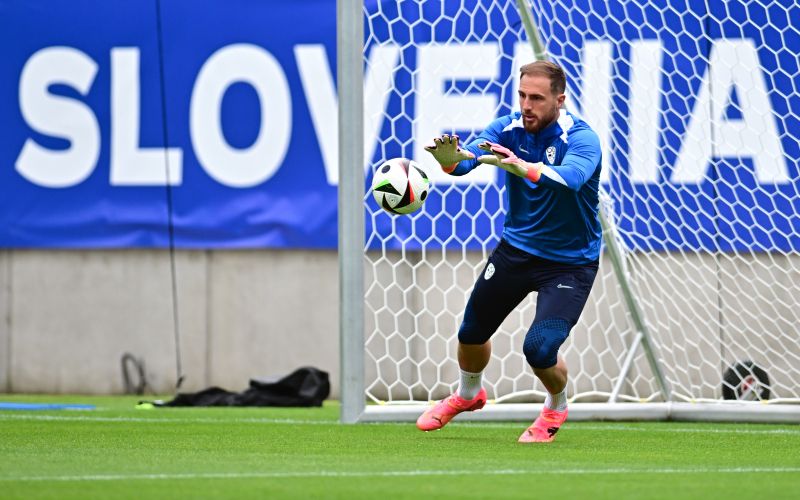 jan oblak mm.jpg