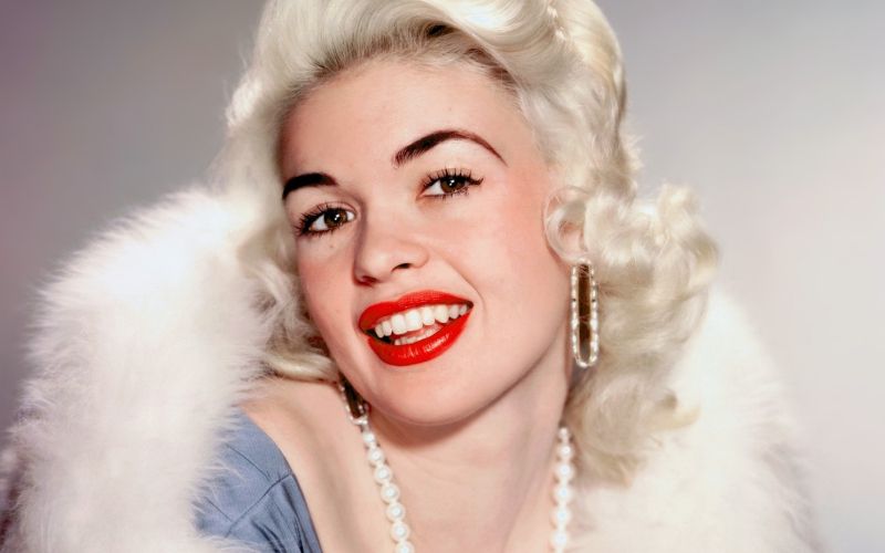 Jayne Mansfield je v le nekaj letih veljala za največji seks simbol Hollywooda. Njen zaton je bil hi