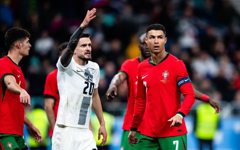 stojanovic ronaldo slovenija portugalska.jpg