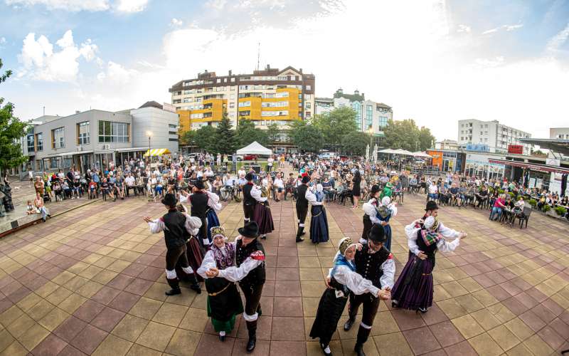 soboško-poletje, slovenski-plesni-ansambel-triglav-iz-winnipega