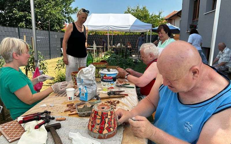 mozaik, likovna-kolonija, zavetišče-za-brezdomne, art-klub-7, likovno-društvo-gornja-radgona