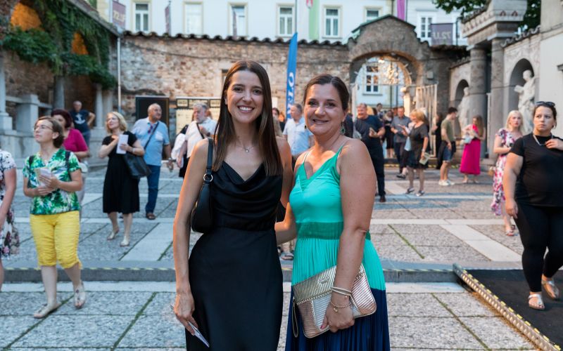 Alenka Husić, Elvira Treven