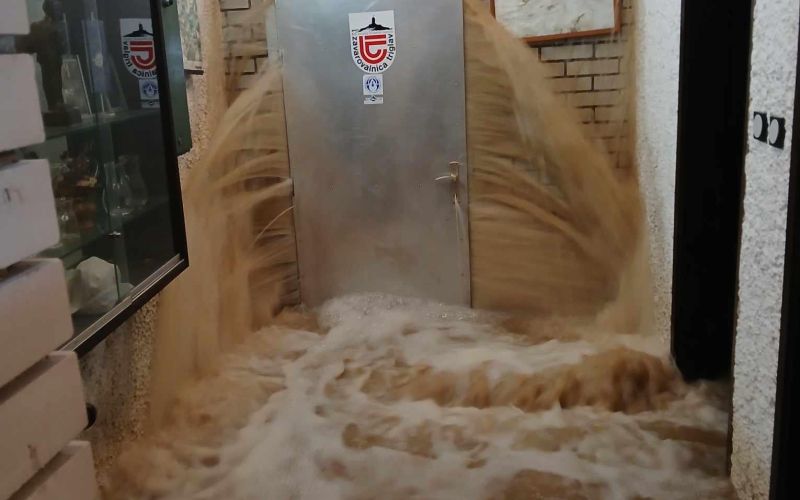 neurja, intervencija-gasilcev