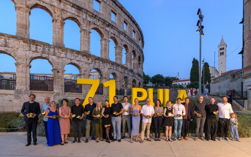 Dobitniki Zlatih Aren - naslovna