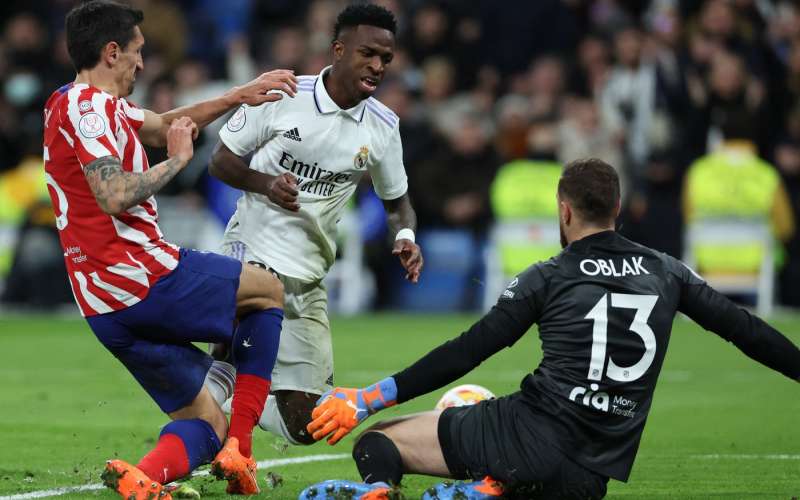 vinicius oblak.jpg