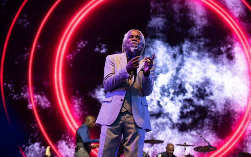 74-letni glasbeni velikan neumorno nastopa naprej, fotografija je s koncerta pred nekaj dnevi v Pert