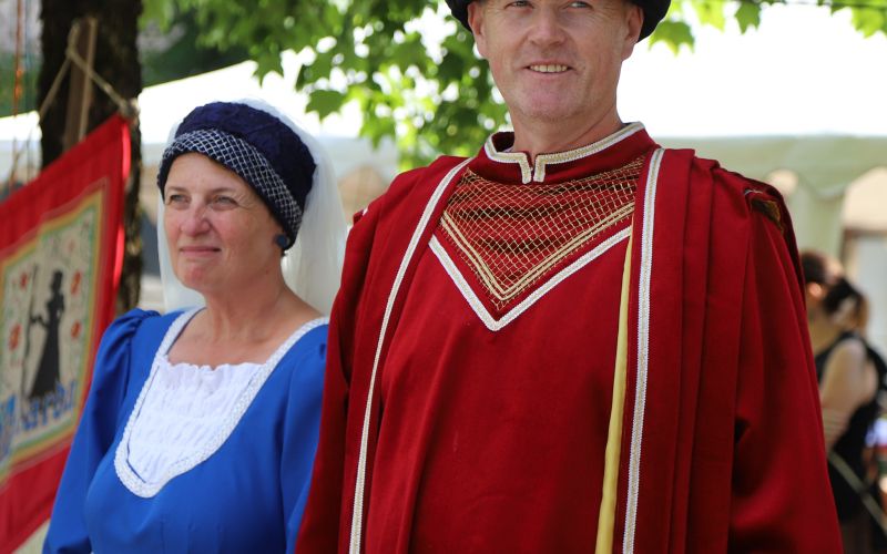 NČ  Gostitelj  plemič Konrad I. Vrbovški  s soprogo  foto Jože Miklavc   IMG_0163.JPG