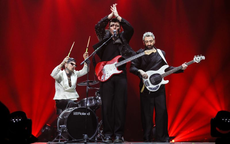 The Kolors so svojo kariero vzleteli z zmago v italijanskem talent šovu Amici, kar jim je omogočilo