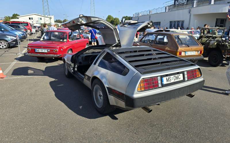 starodobniki, potujoči-muzej, oldtimer