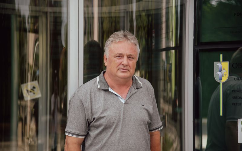 roman-leljak, občina-radenci, pokončna