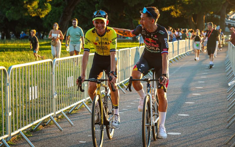 roglic kuss.jpg