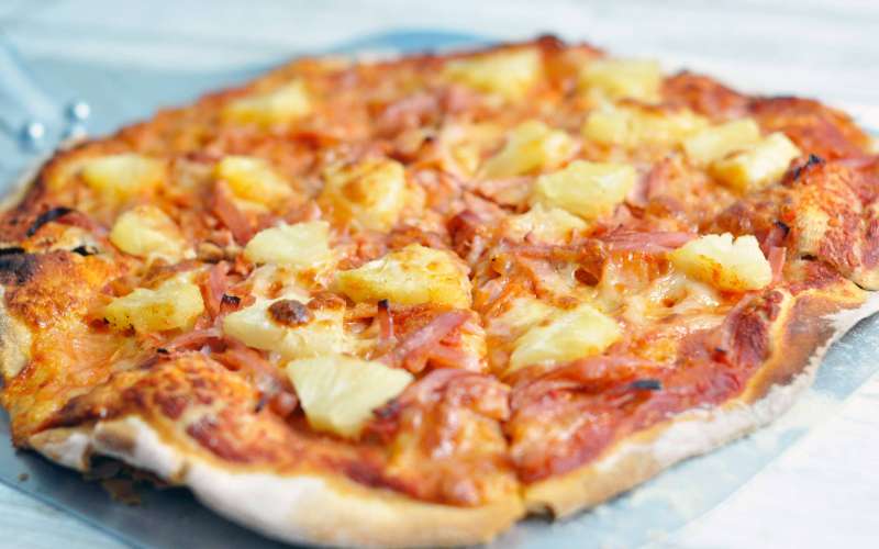 Mambenos-hawaiipizza.jpg