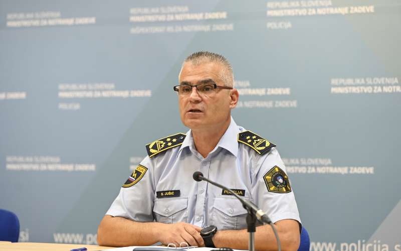 policija