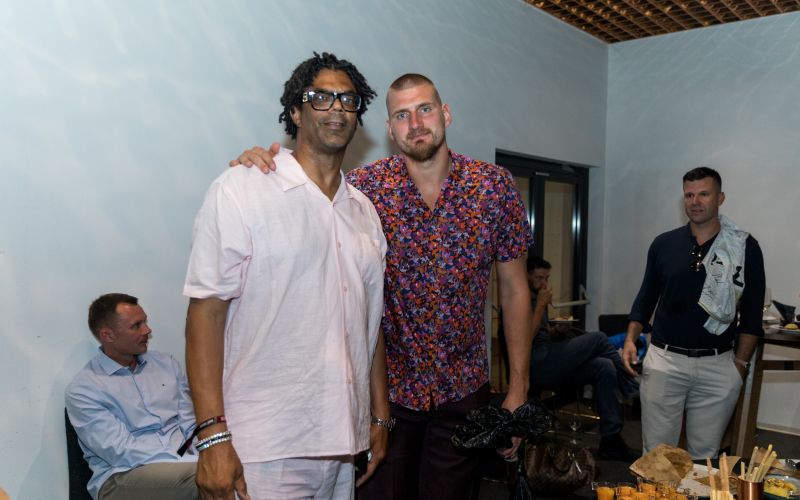 Deanthony Langston in srbski košarkar Nikola Jokić