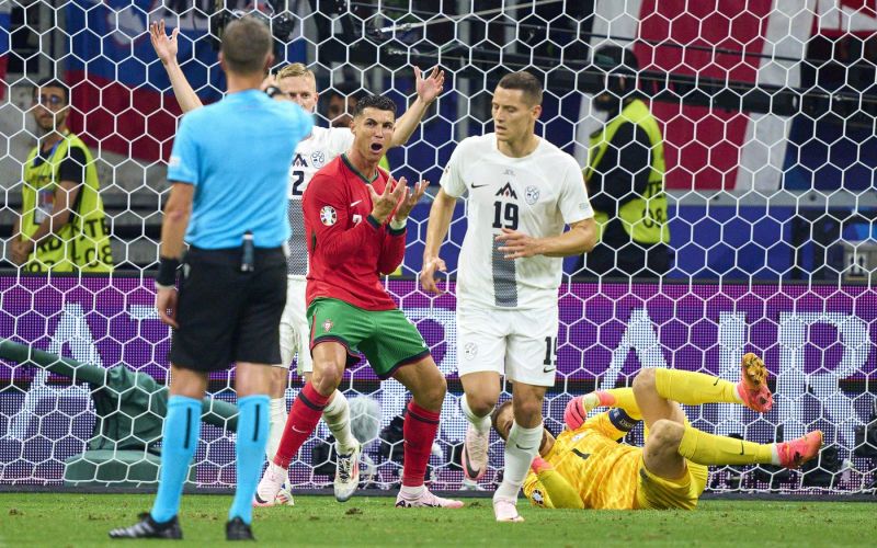 ronaldo oblak slovenija portugalska.jpg