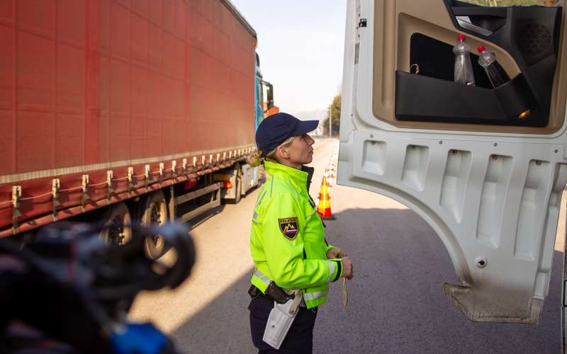 policija tovornjak