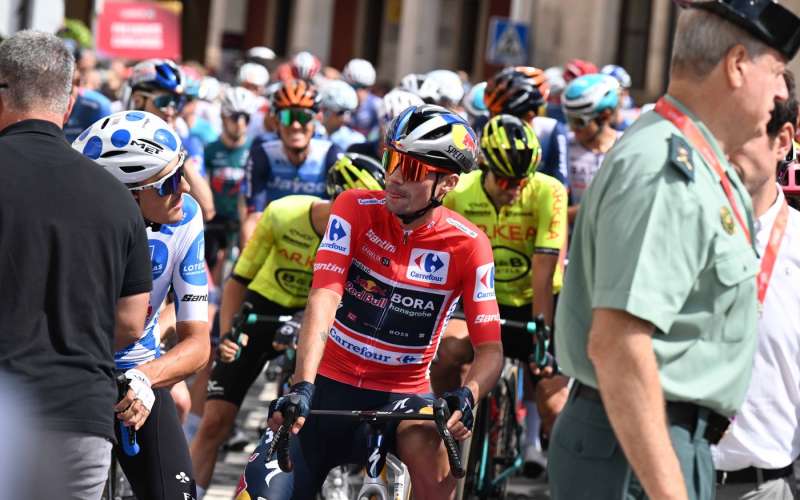 primoz roglic vuelta pm.jpg
