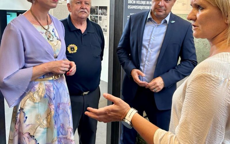 Urška Klakočar zupančič.jpg