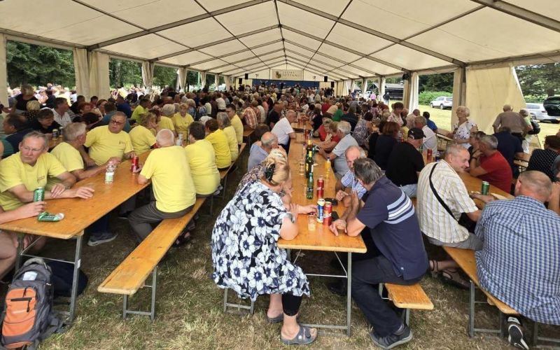 srečanje upokojencev.jpg