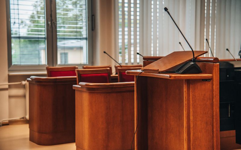 simbolična, sodišče, zatožna-klop, pravosodje