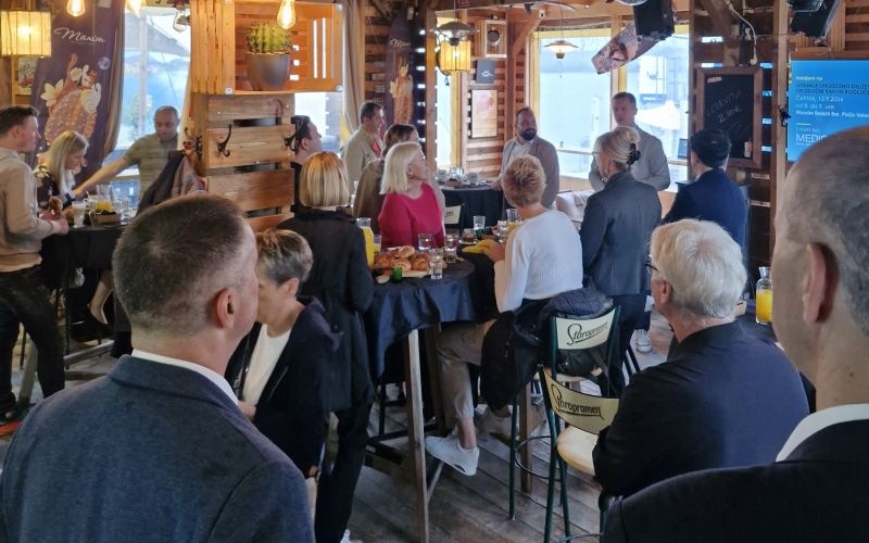 poslovni espresso 1.jpg