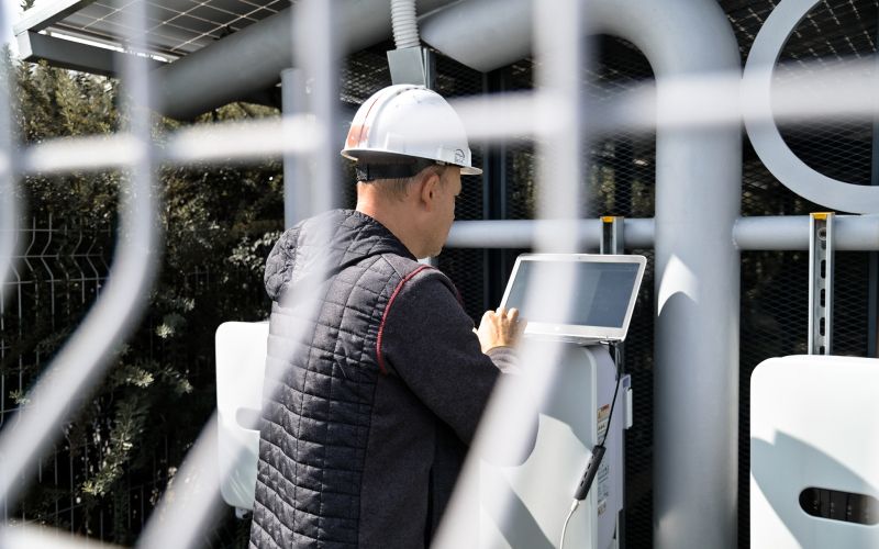 apolis, ogrevanje, sončni-kolektorji, toplotne-črpalke, elektroinštalater