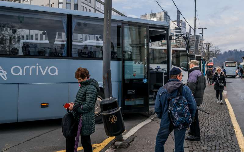 avtobus, postaja-ljubljana, potniki, javni-promet