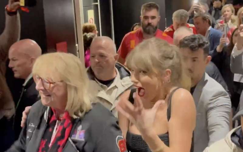 Taylor Swift, Donna Kelce