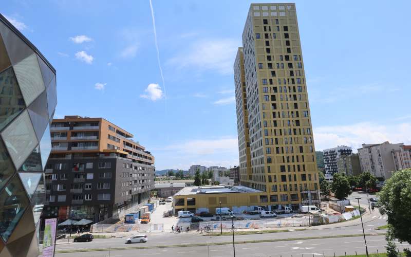 Celovški dvori