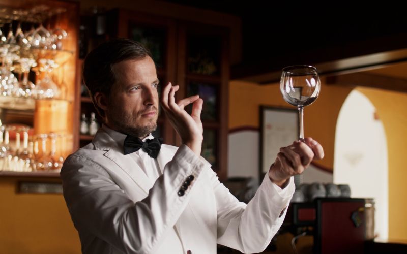 Video za Kantino prikazuje Balladera v dvojni vlogi