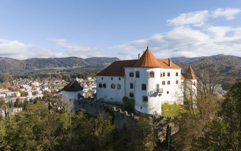 Marinšek Matija, jesen Velenje grad.jpg