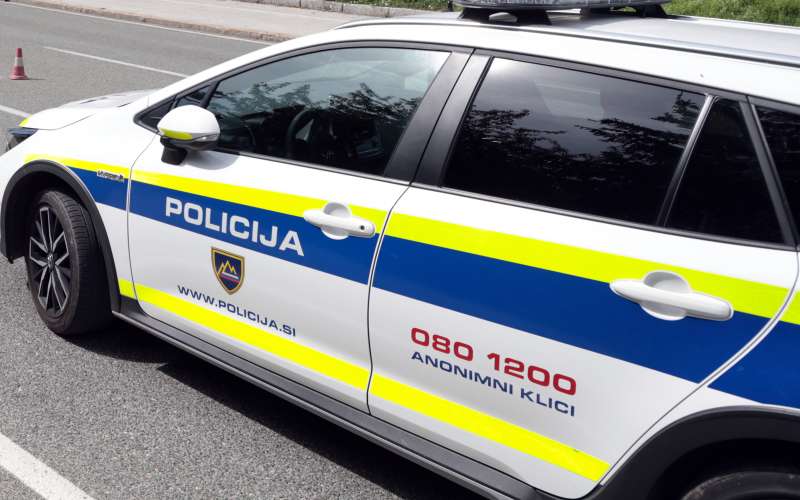 policija avto.JPG