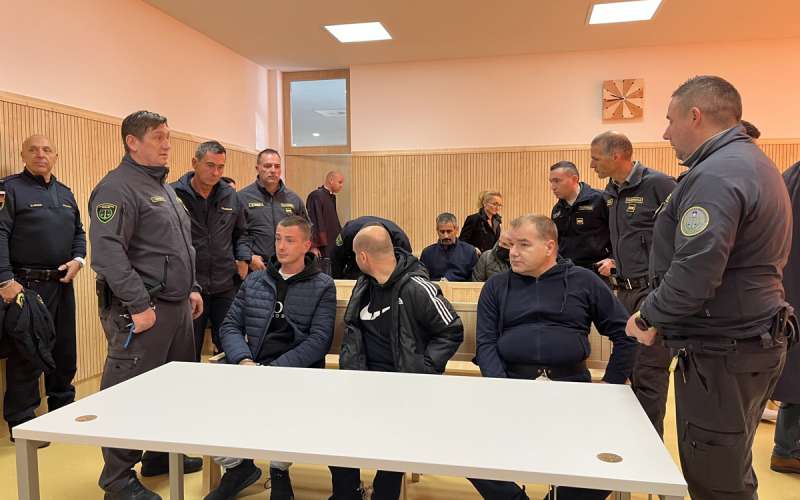 sojenje, ptuj, farsa, tihotapljenje-ljudi